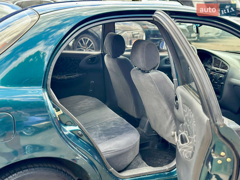 Седан Daewoo Lanos 2004 в Киеве