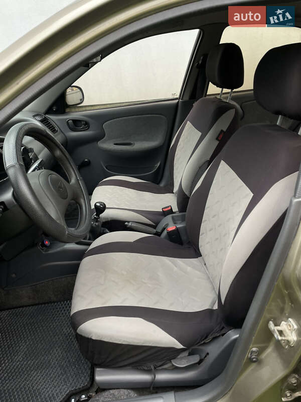 Седан Daewoo Lanos 2006 в Львові