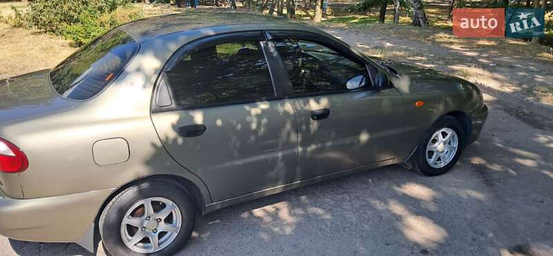Хэтчбек Daewoo Lanos 2003 в Днепре