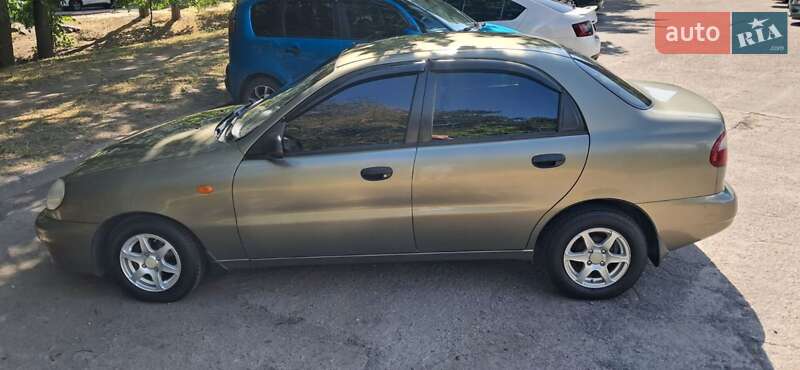 Хэтчбек Daewoo Lanos 2003 в Днепре