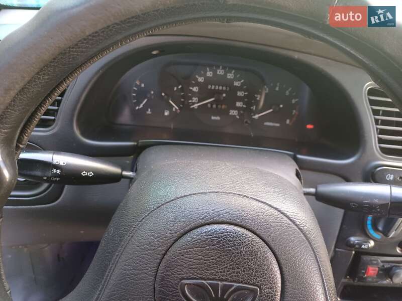 Седан Daewoo Lanos 2003 в Петропавловской Борщаговке