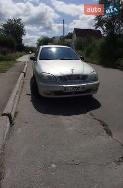 Седан Daewoo Lanos 1998 в Ржищеві
