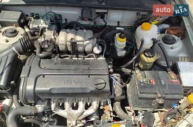 Седан Daewoo Lanos 2004 в 