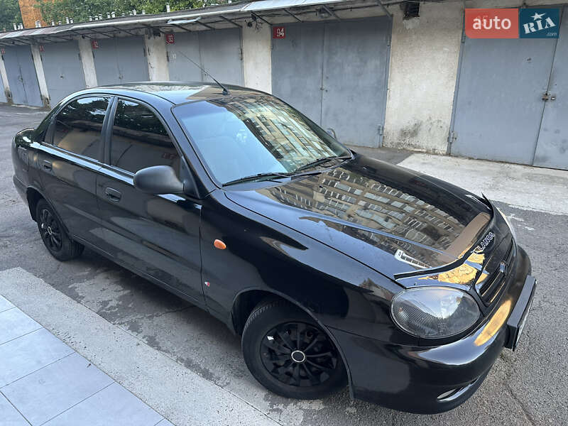Седан Daewoo Lanos 2011 в 