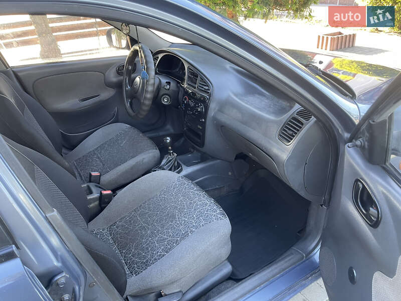 Седан Daewoo Lanos 2010 в Калиновке