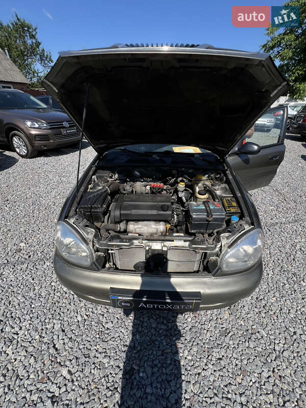 Хетчбек Daewoo Lanos 2001 в Дергачах