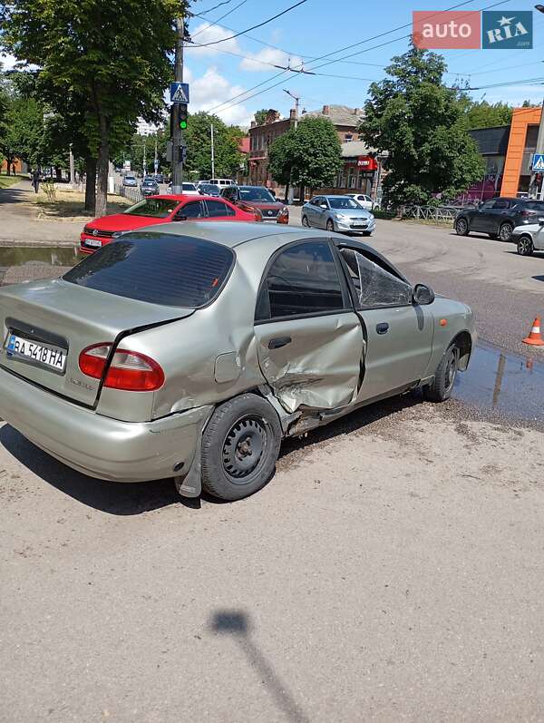 Daewoo Lanos 2010