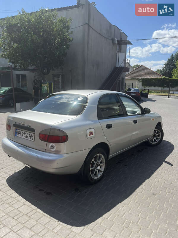 Седан Daewoo Lanos 2002 в Одессе