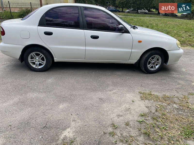 Седан Daewoo Lanos 2003 в Львове