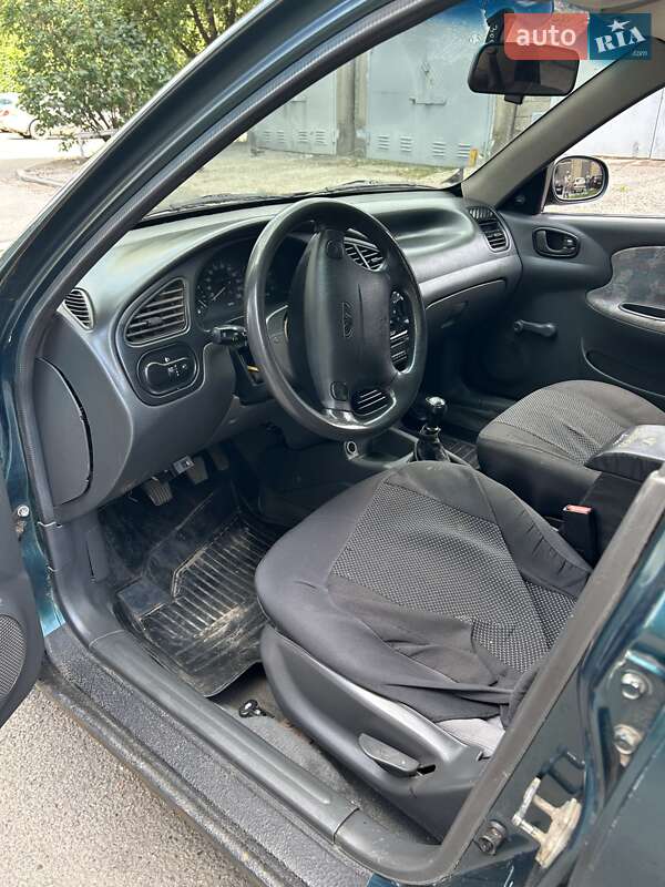 Седан Daewoo Lanos 2001 в Харкові