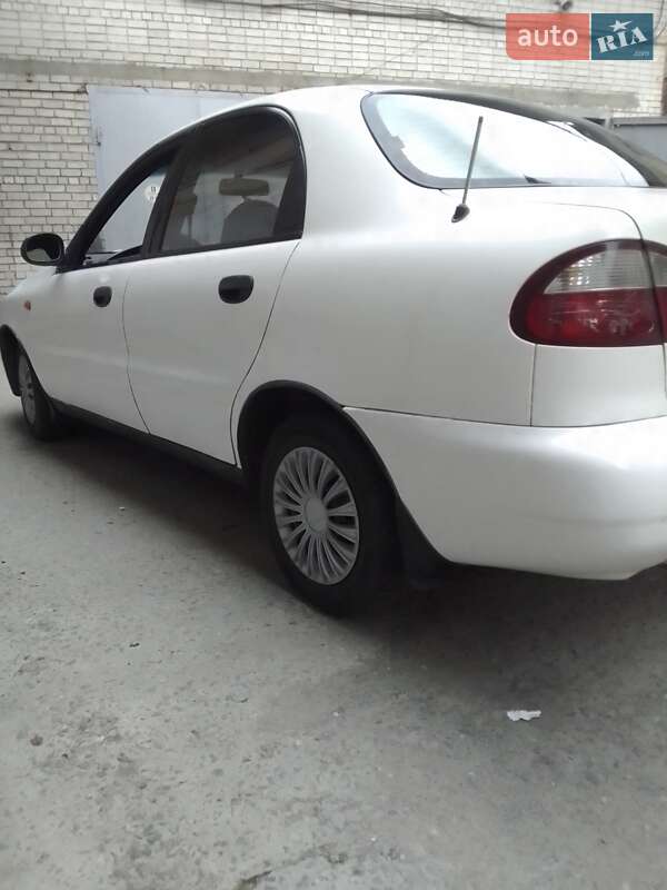 Седан Daewoo Lanos 1998 в Днепре