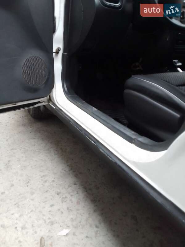 Седан Daewoo Lanos 1998 в Днепре