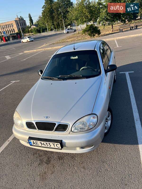 Седан Daewoo Lanos 2004 в Кривом Роге