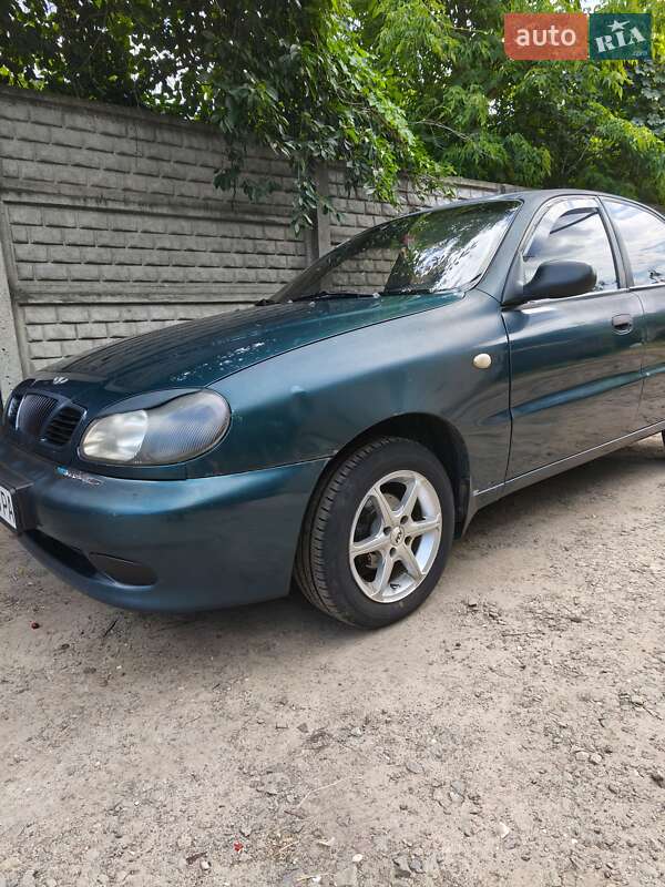 Седан Daewoo Lanos 2000 в Киеве