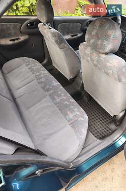 Седан Daewoo Lanos 2000 в Киеве