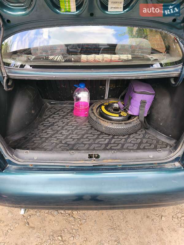 Седан Daewoo Lanos 2000 в Киеве