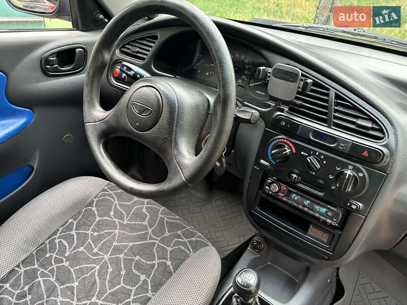 Седан Daewoo Lanos 2003 в Киеве