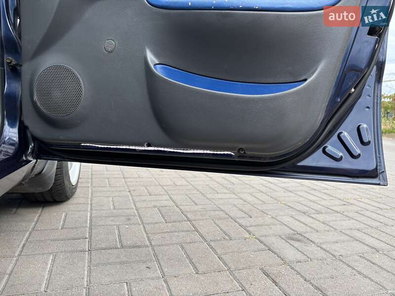 Седан Daewoo Lanos 2003 в Киеве