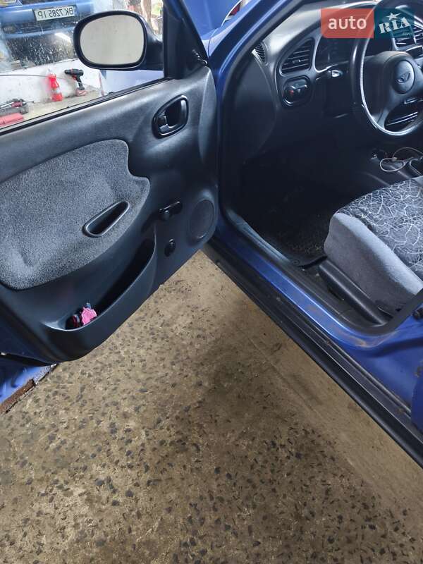 Седан Daewoo Lanos 2006 в Вараші