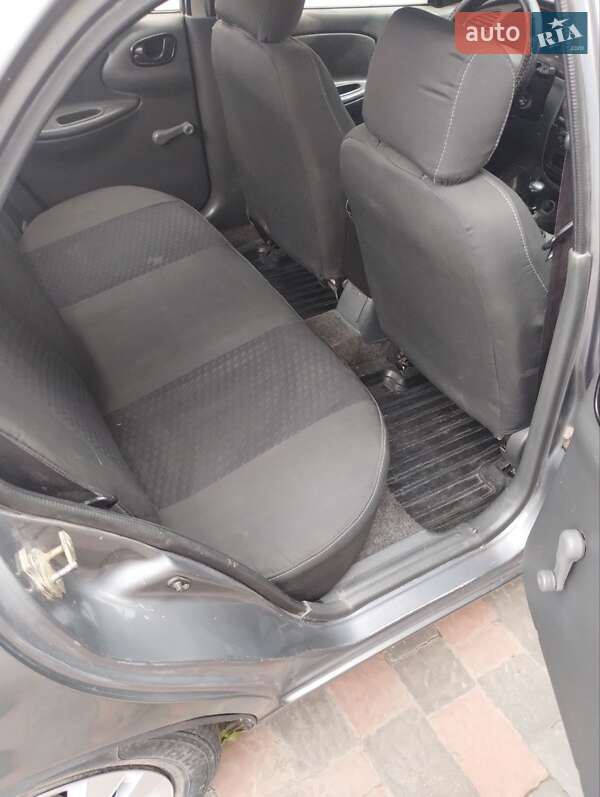 Седан Daewoo Lanos 2008 в Кременце