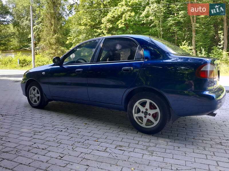 Седан Daewoo Lanos 2003 в Кременце