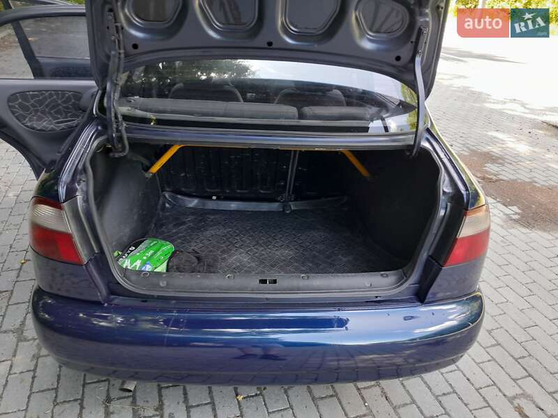 Седан Daewoo Lanos 2003 в Кременце