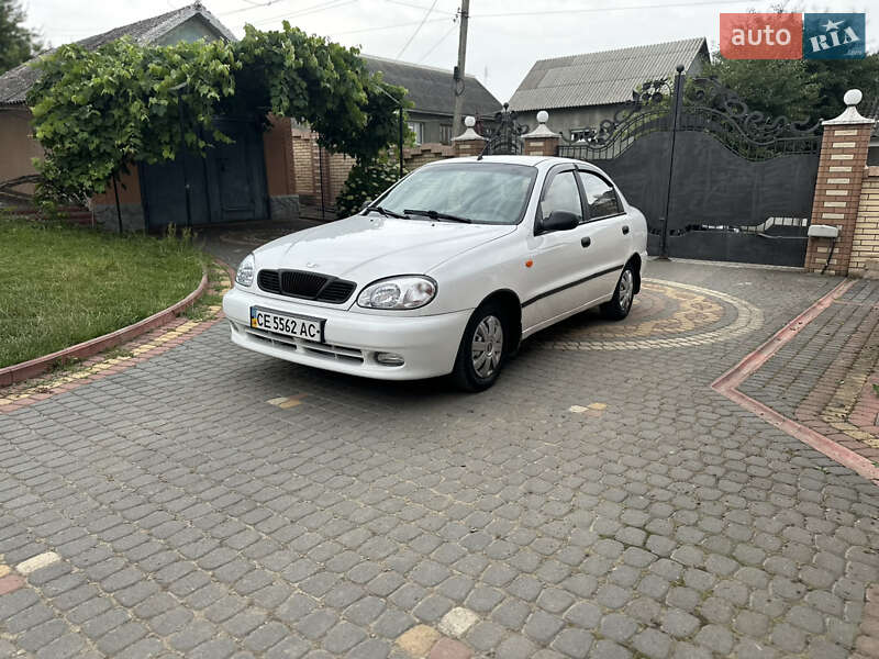 Седан Daewoo Lanos 2006 в Хотині