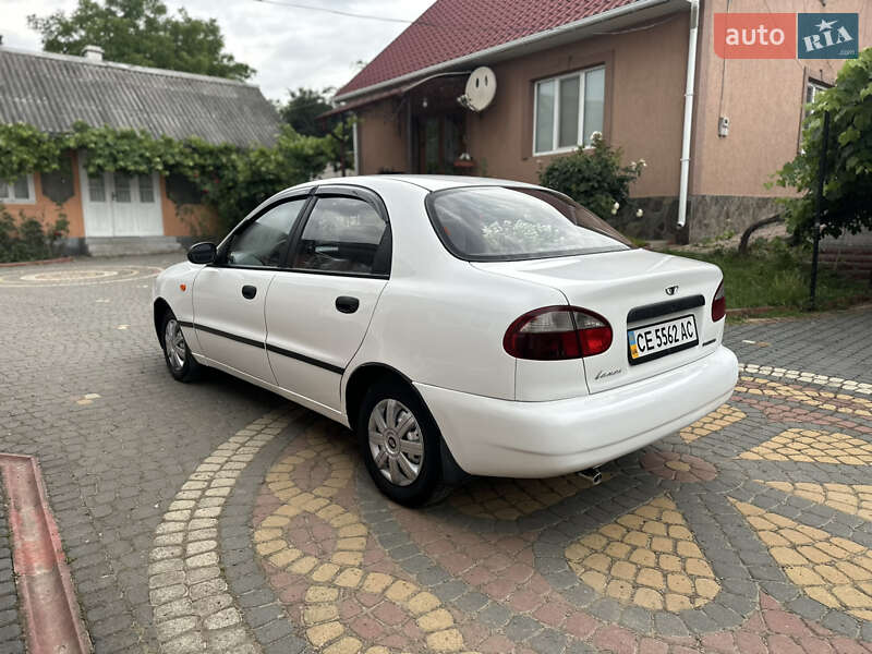 Седан Daewoo Lanos 2006 в Хотині