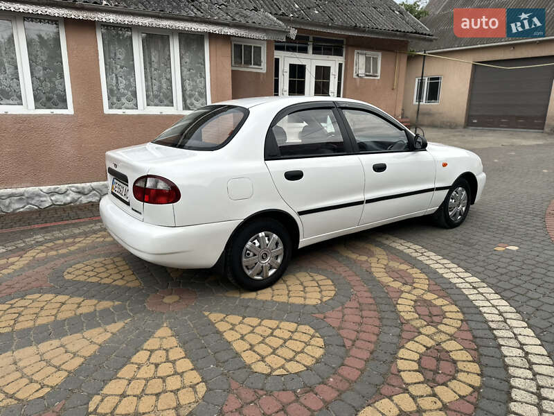 Седан Daewoo Lanos 2006 в Хотині