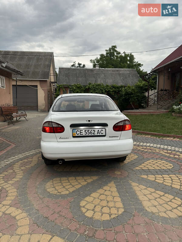 Седан Daewoo Lanos 2006 в Хотині