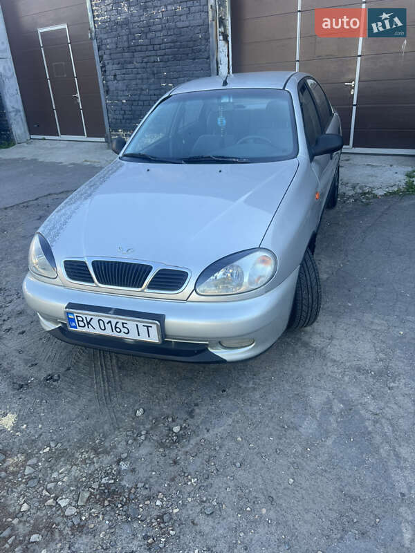 Седан Daewoo Lanos 2003 в Рівному