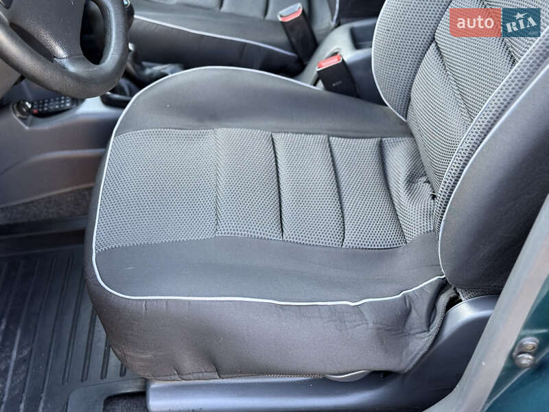 Седан Daewoo Lanos 2004 в Днепре