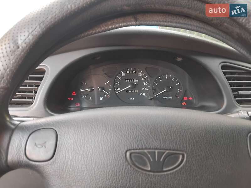 Седан Daewoo Lanos 2005 в Ужгороді