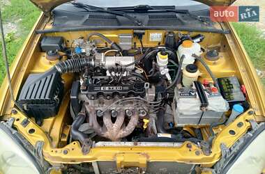 Седан Daewoo Lanos 2002 в 