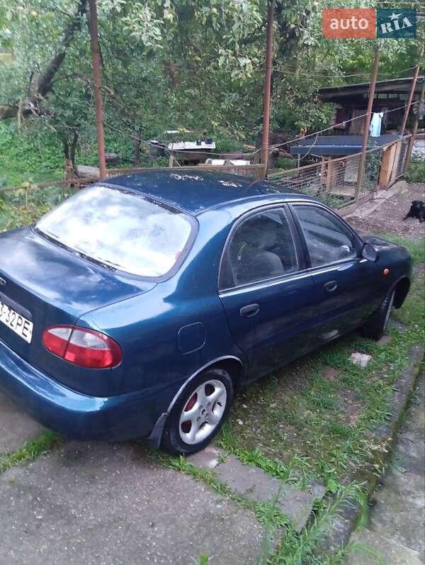 Седан Daewoo Lanos 2004 в Хусте