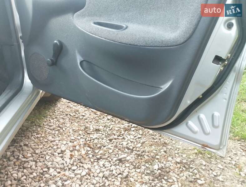 Седан Daewoo Lanos 2006 в Сумах