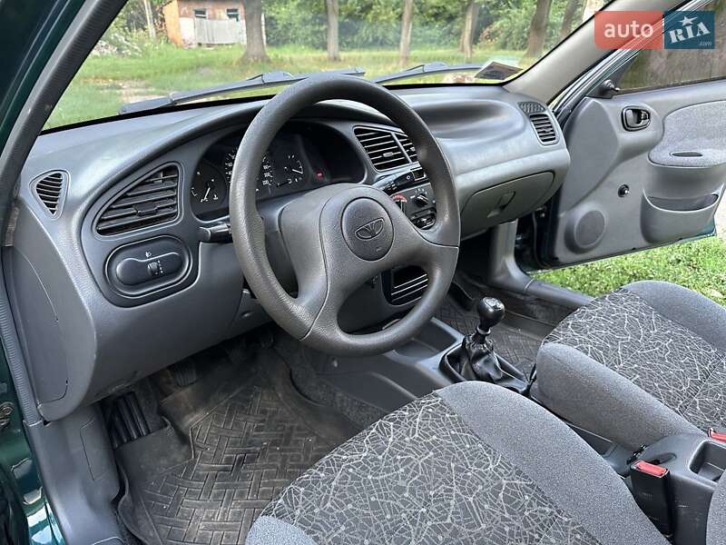 Седан Daewoo Lanos 2006 в Змиеве