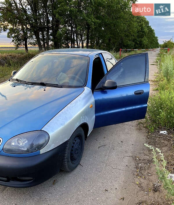 Седан Daewoo Lanos 2001 в Чугуеве
