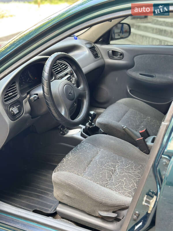 Седан Daewoo Lanos 2004 в Днепре