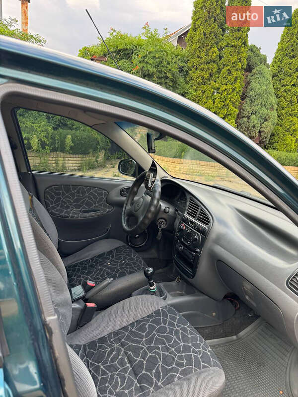 Седан Daewoo Lanos 2003 в Запорожье