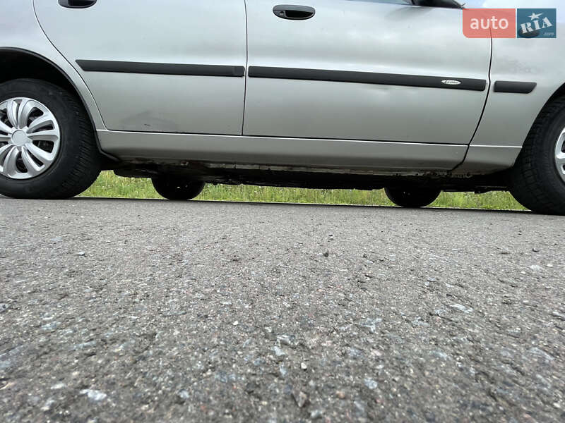 Седан Daewoo Lanos 2002 в Тернополе