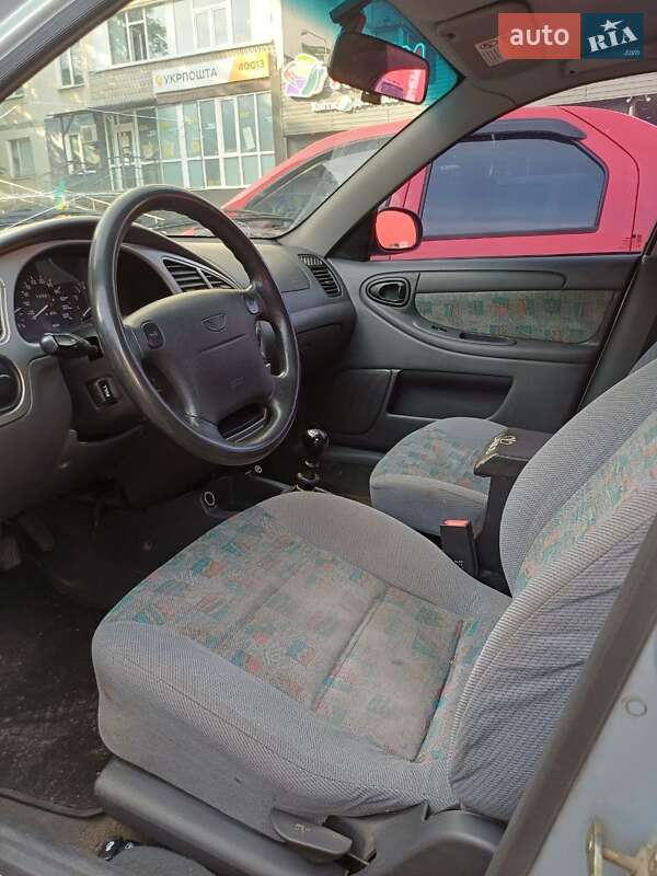 Седан Daewoo Lanos 2005 в Сумах