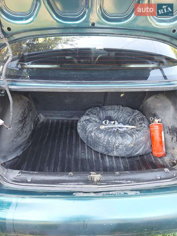 Седан Daewoo Lanos 2002 в Днепре