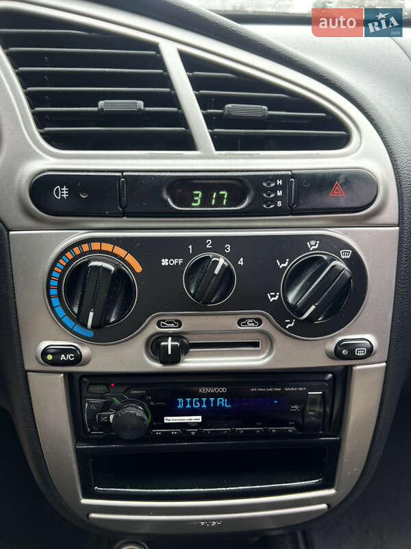 Хэтчбек Daewoo Lanos 2003 в Днепре