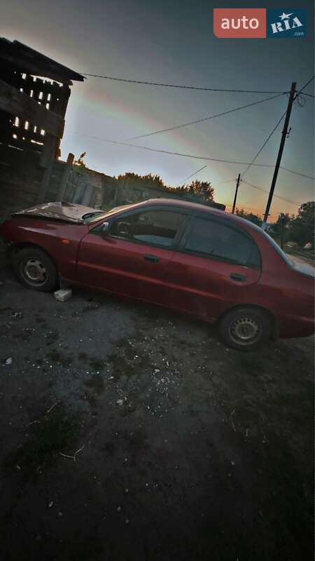 Седан Daewoo Lanos 2004 в Новомосковске