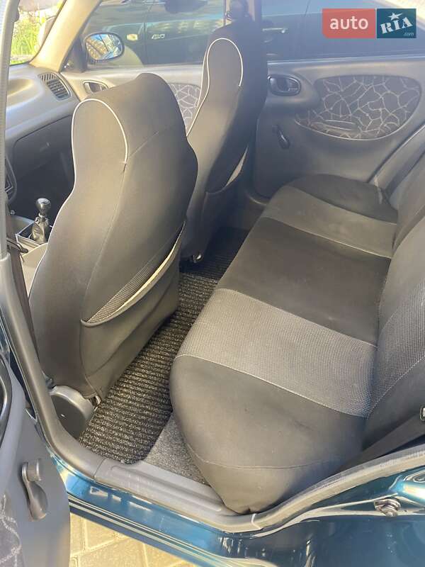 Седан Daewoo Lanos 2004 в Сумах