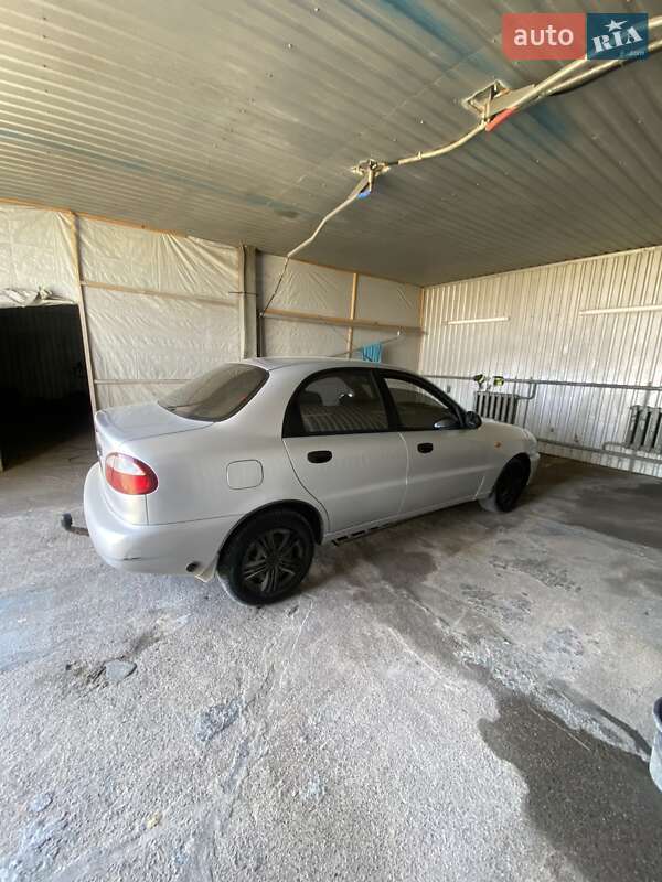 Седан Daewoo Lanos 2008 в Джурине