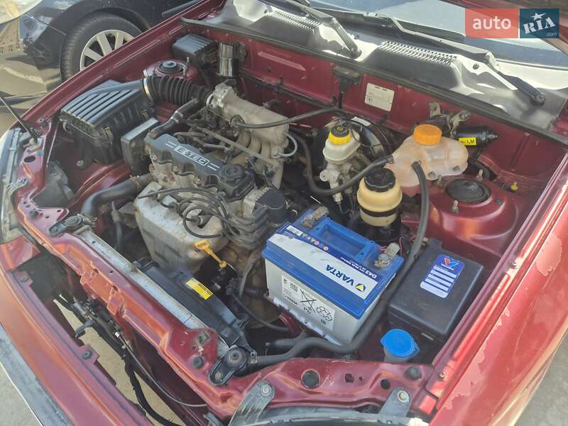 Седан Daewoo Lanos 2004 в Одессе