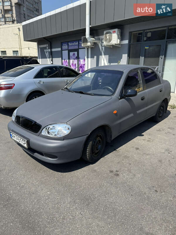 Седан Daewoo Lanos 2002 в Романове