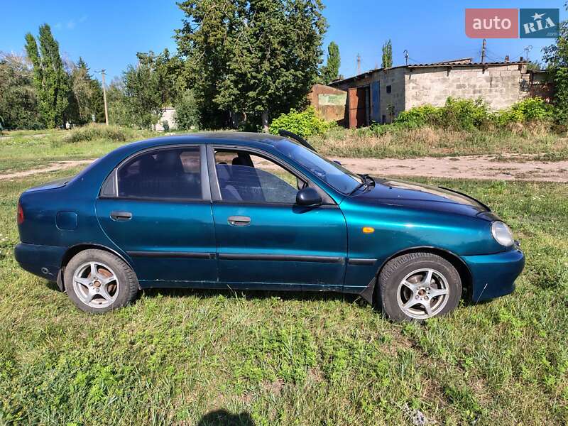 Седан Daewoo Lanos 2004 в Чугуеве